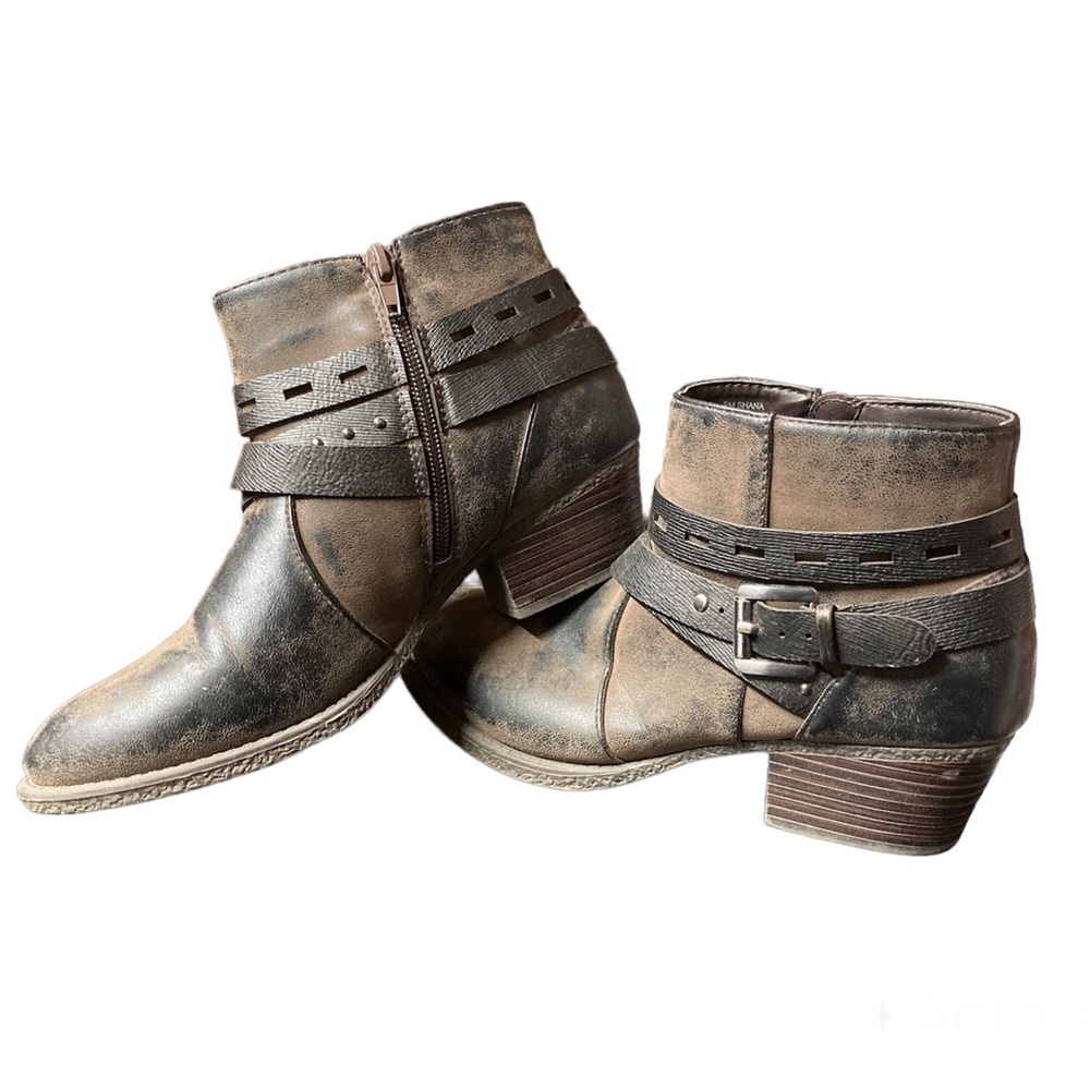 Vintage 7 Eight Rustic Brown Pleather Ankle Boots w/ Belt decor